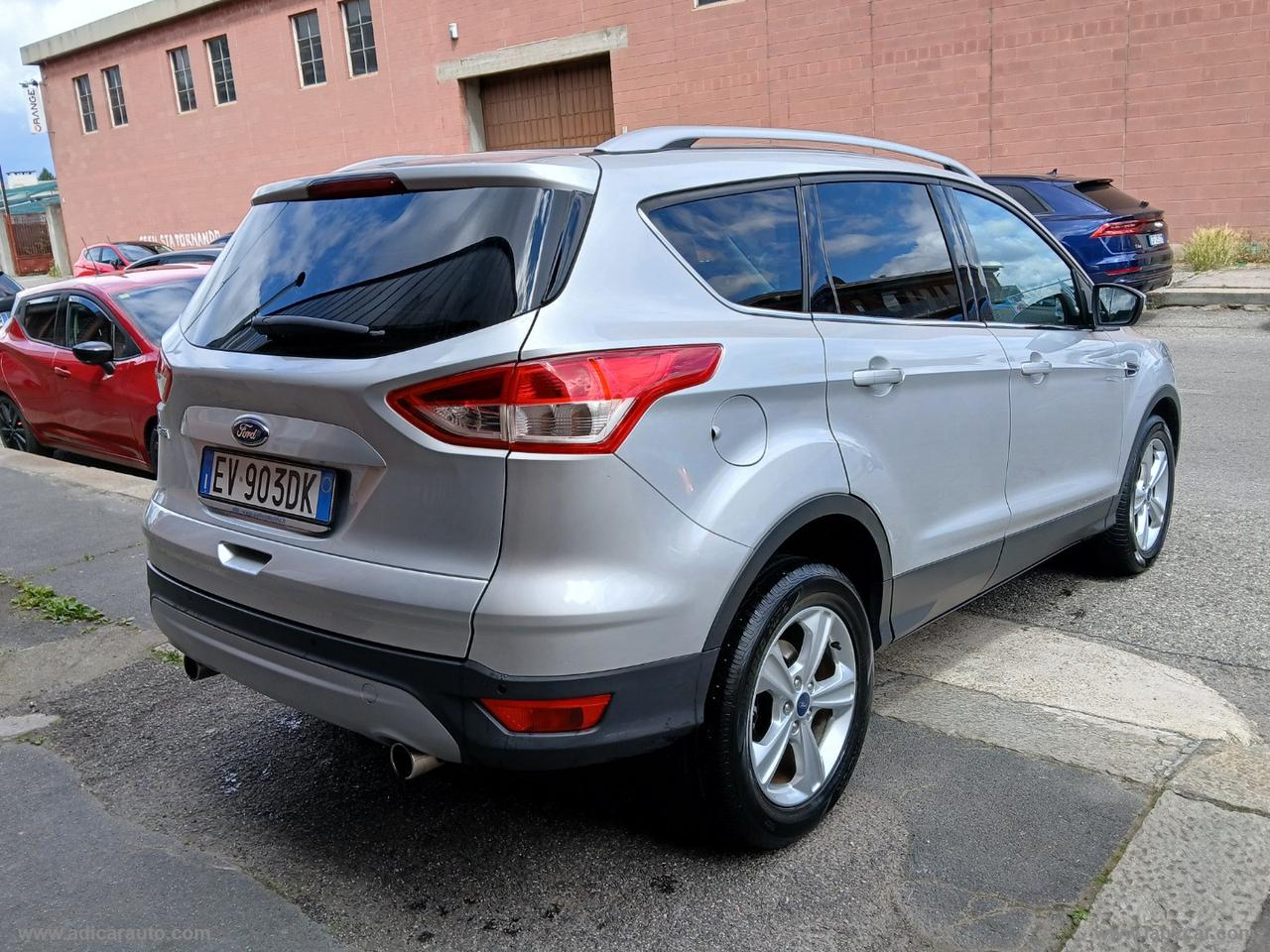 FORD Kuga 2.0 TDCi 140 CV 2WD Titanium
