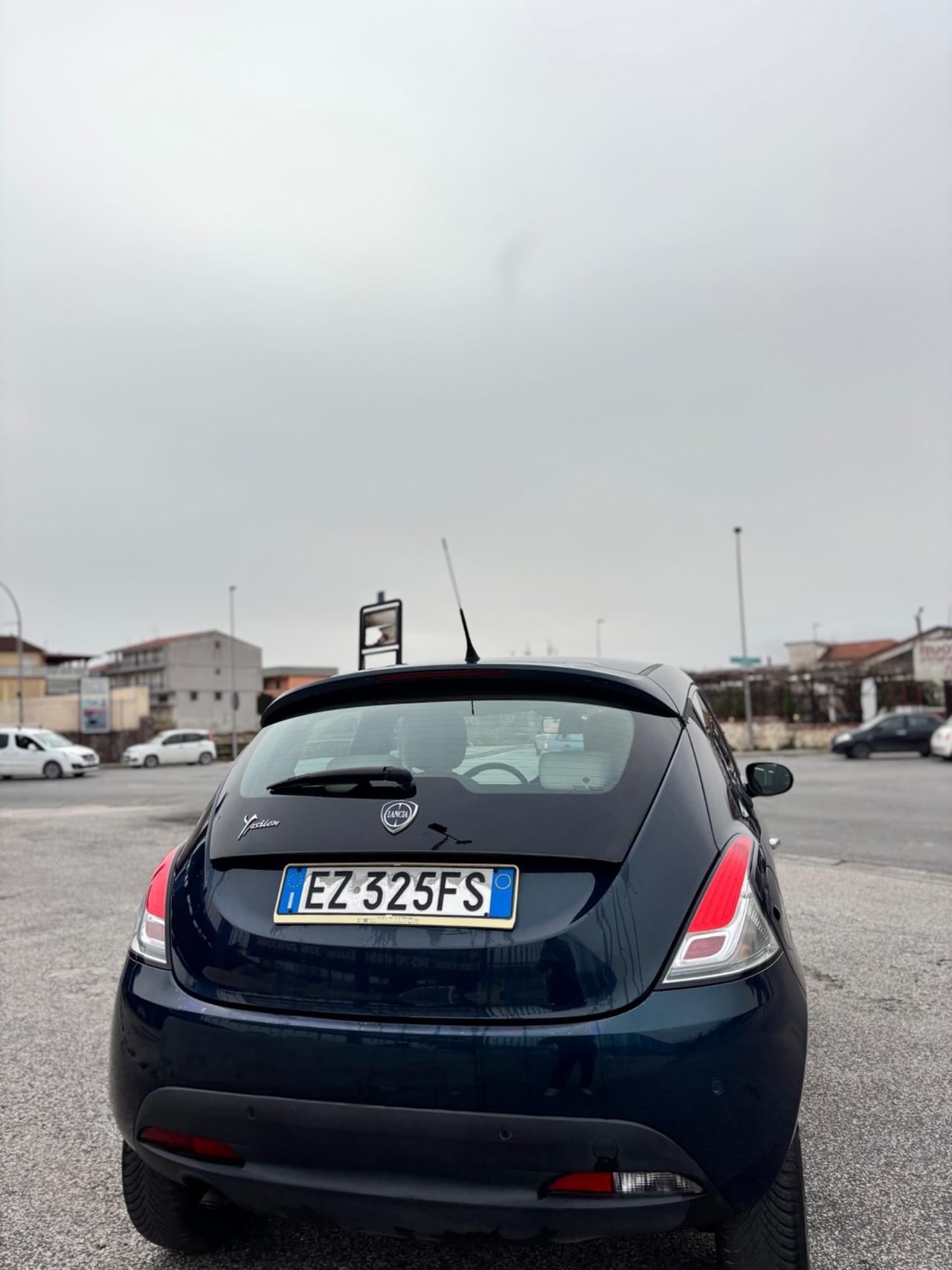 Lancia Ypsilon 0.9 TwinAir 85 CV 5 porte S&S DFN 30th Anniversary