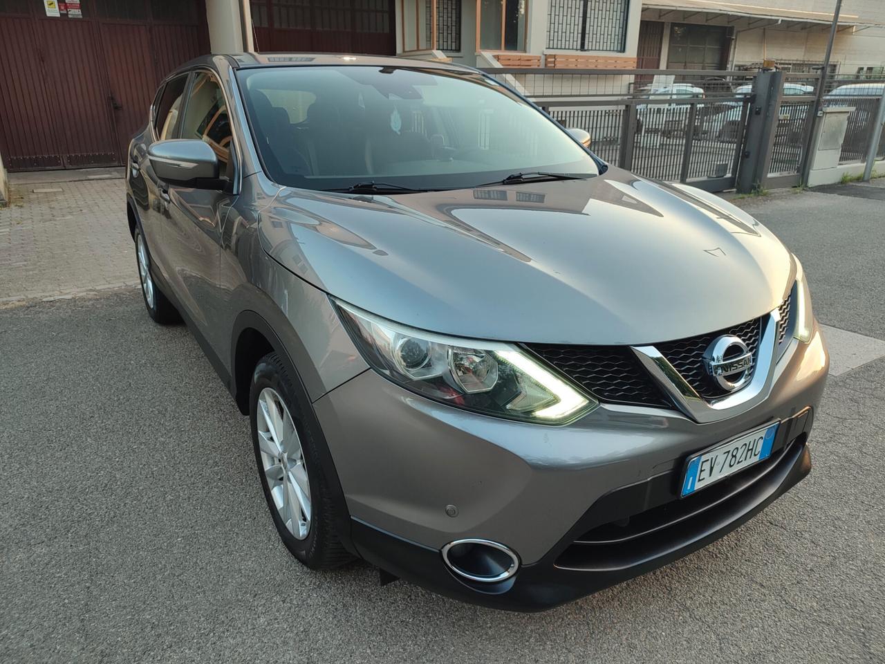 NISSAN QASHQAI DEL 2014 1.5DIESEL STUPENDA ECONOMICA