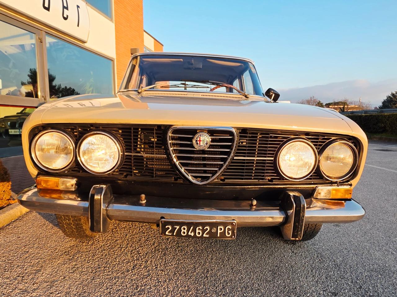 Alfa Romeo 2000 berlina