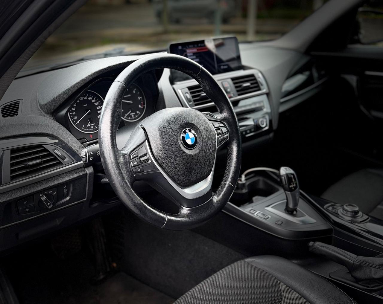Bmw 118 118d 5p. Urban