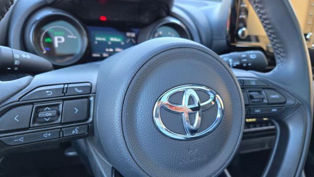 TOYOTA Yaris 1.5 HYBRID LOUNGE TETTO PANO GARANZIA TOYOTA UNIP