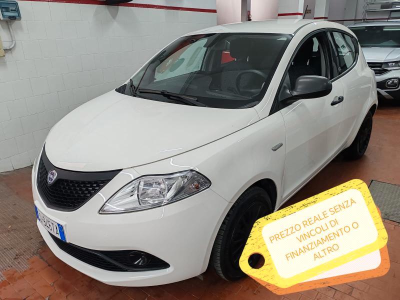 Lancia Ypsilon 5 Porte Ypsilon 1.0 hybrid Silver s&s 70cv