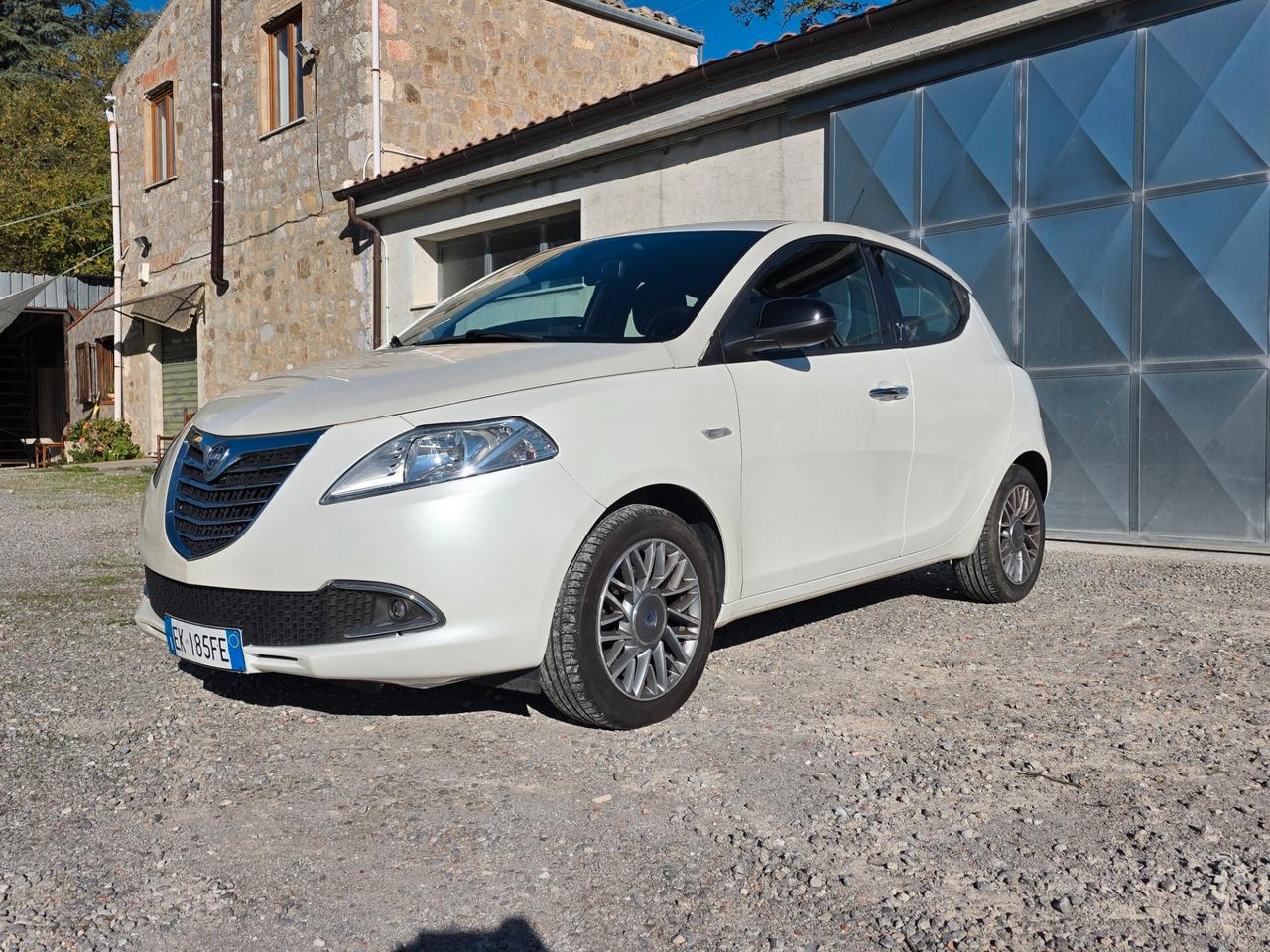 Lancia Ypsilon 1.2 69 CV 5 porte S&S Gold