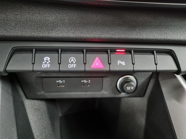 AUDI A1 citycarver 30 TFSI S tronic Identity Contrast