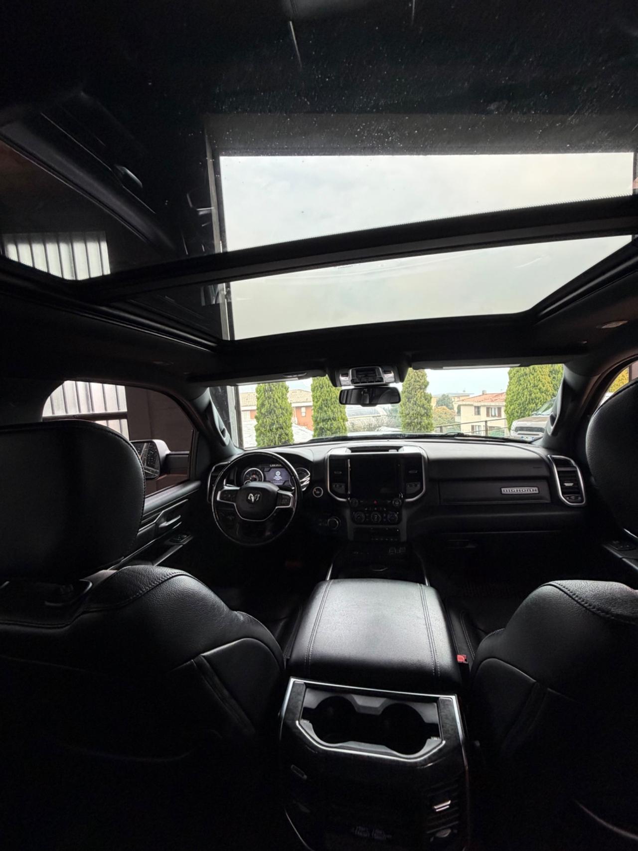 Dodge RAM 1500 5.7 V8 4x4 BIGHORN