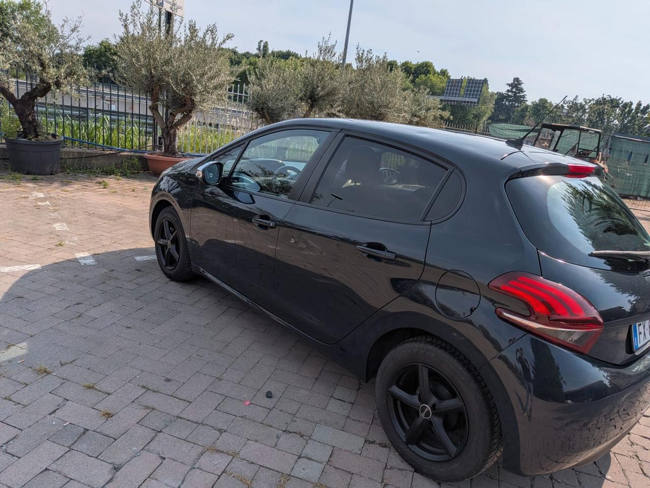 Peugeot 208 PureTech Turbo 110 EAT6 S&S 5 porte Allure