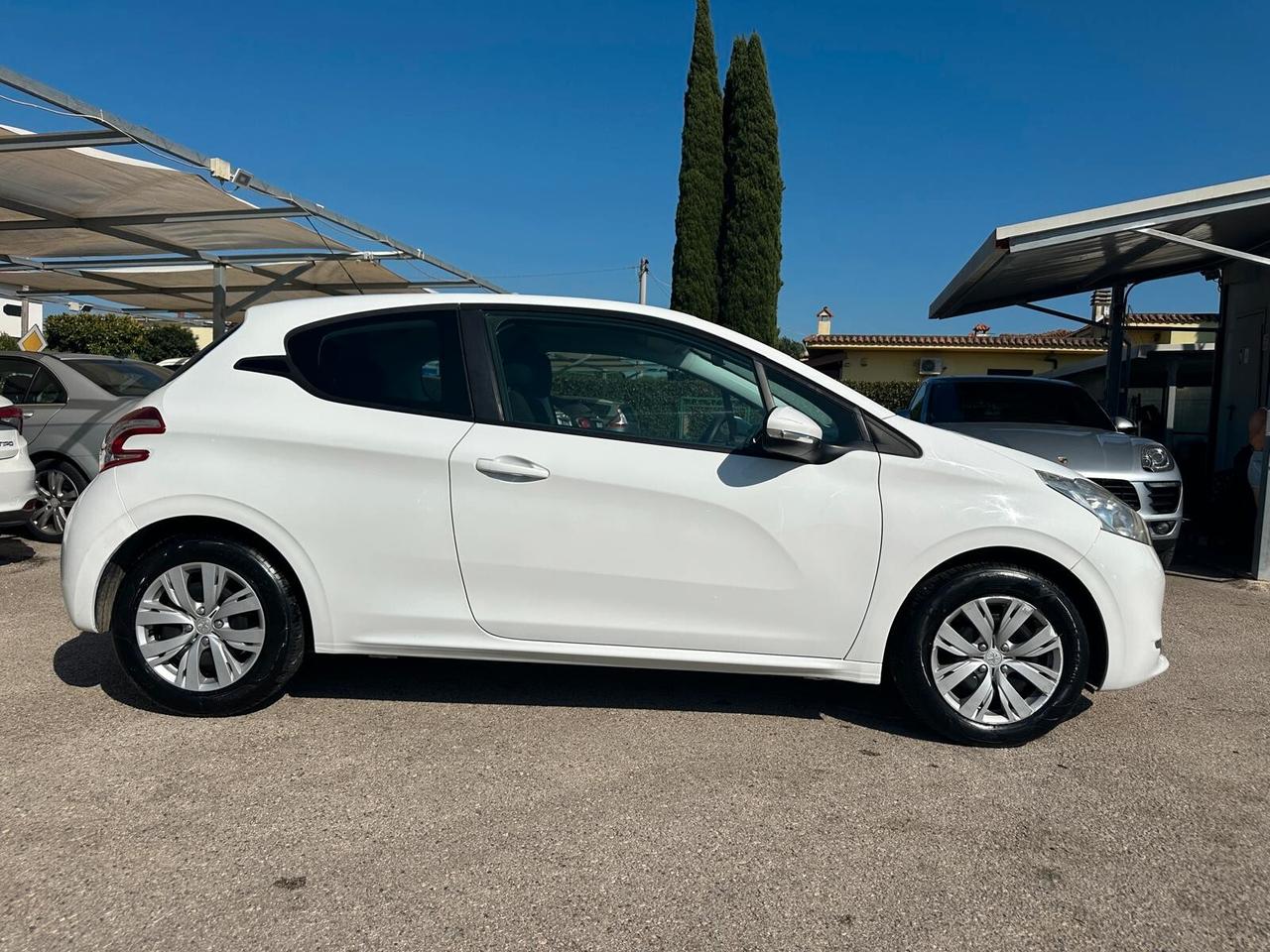 Peugeot 208 Benzina