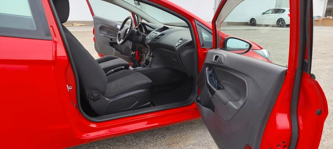 Ford Fiesta 1.2 60CV 3 porte Black & White Edition