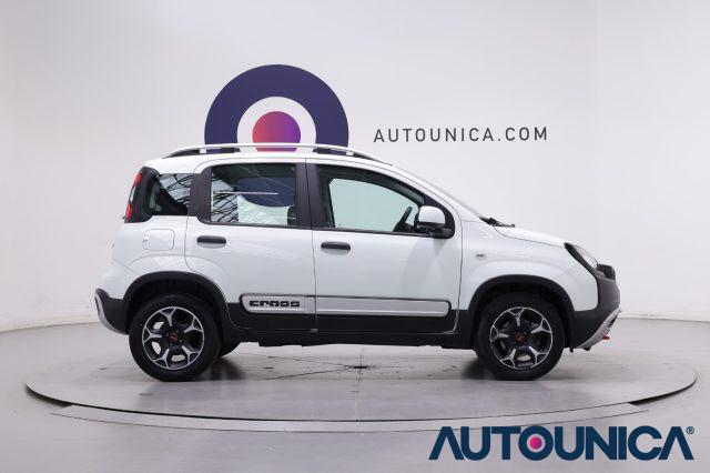 FIAT Panda 1.0 FIREFLY S&S HYBRID CITY CROSS NEOPATENTATI