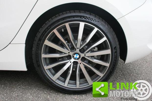 BMW 118 i 5p. Luxury