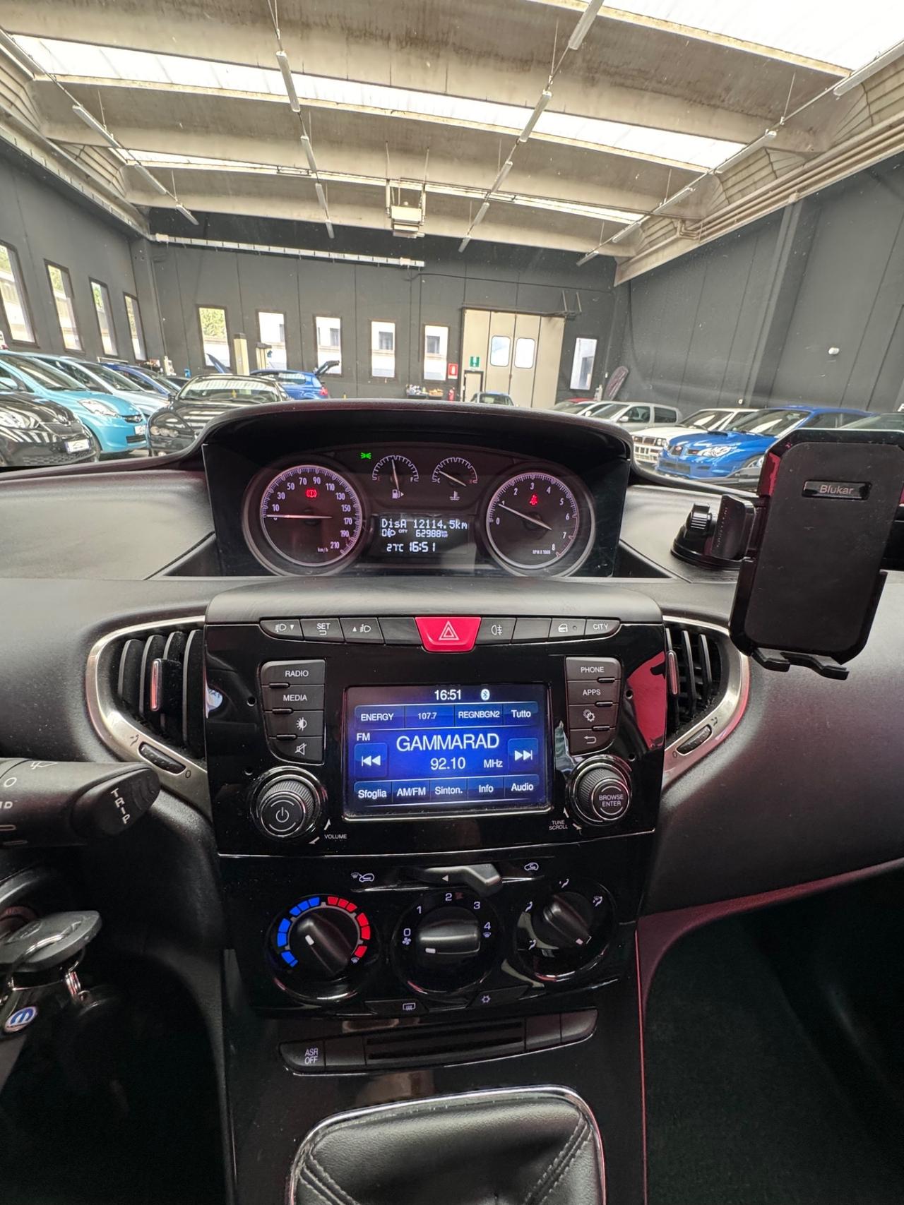 Lancia Ypsilon 1.2 69 CV 5 porte Platinum