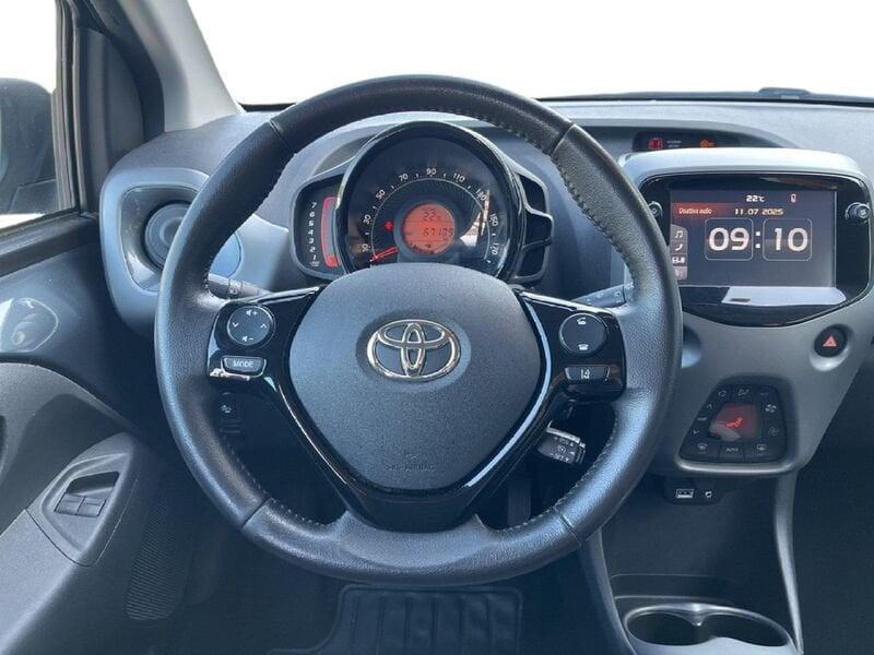 Toyota Aygo II 2018 5p 5p 1.0 x-business fun 72cv