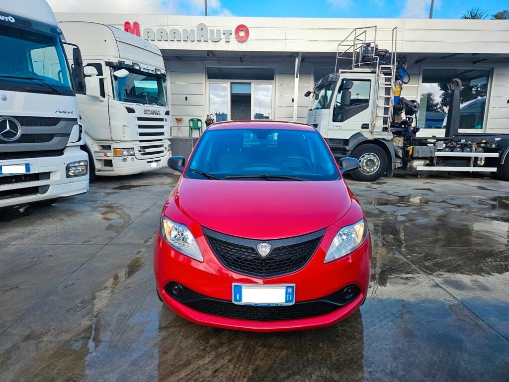 Lancia Ypsilon 1.2 69 CV 5 porte Elefantino