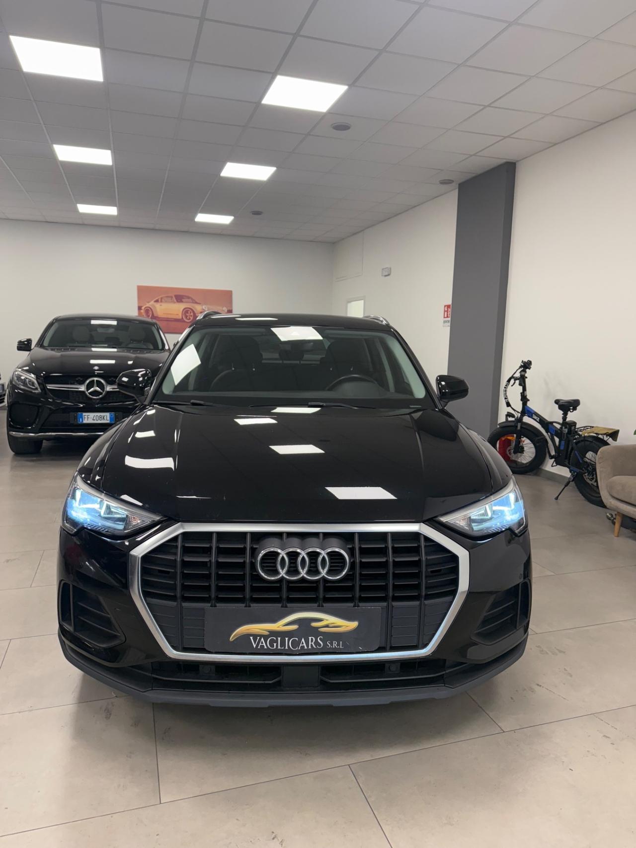 Audi Q3 35 TFSI Business Advanced