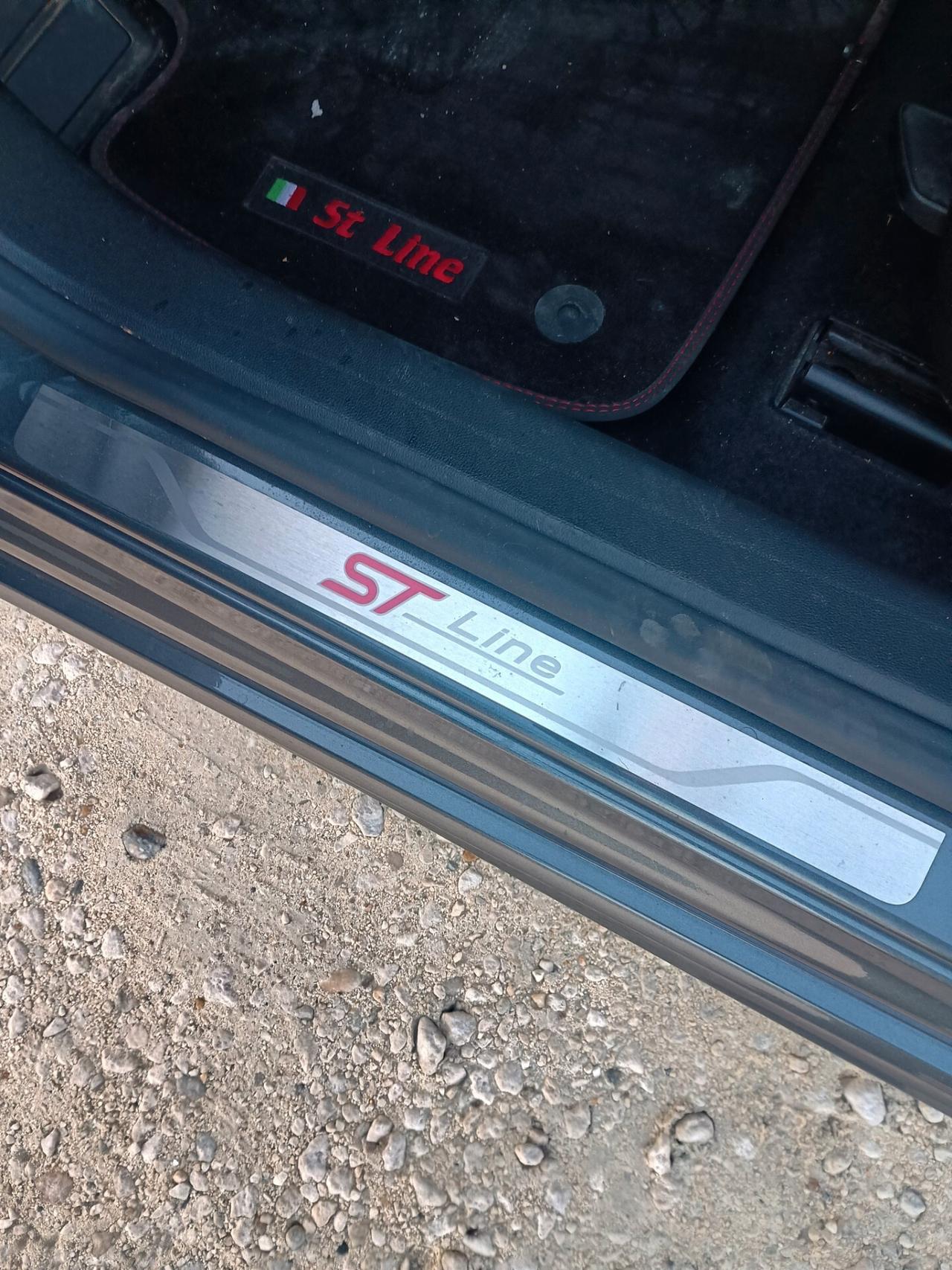 Ford Focus 1.5 EcoBlue 115 CV automatico SW ST-Line Design