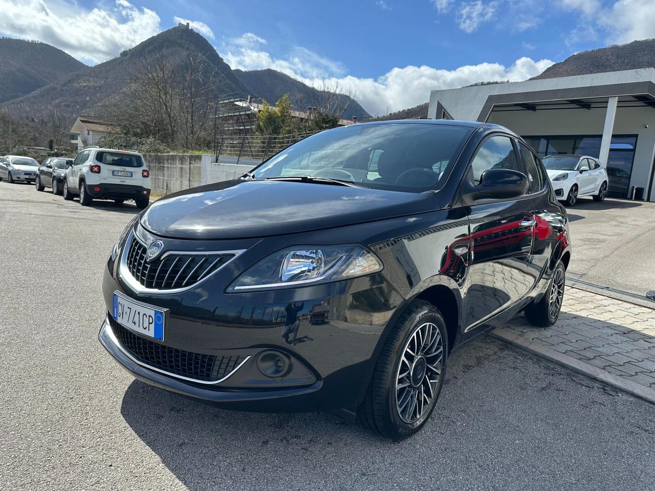 Lancia Ypsilon 1.0 firefly hybrid Platino s&s 70cv