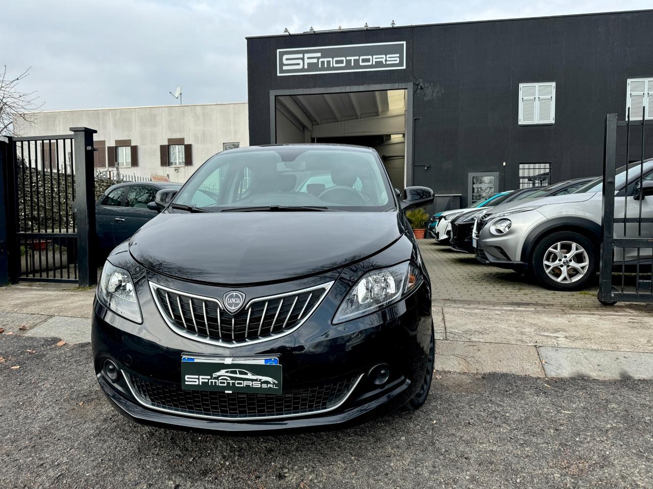 Lancia Ypsilon 1.0 FireFly 5 porte S&amp;S Hybrid UnYca Black