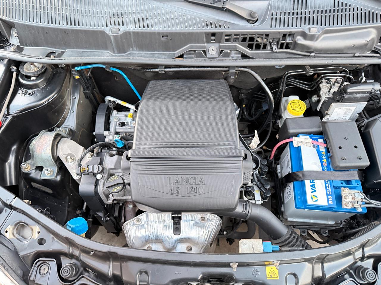 Lancia Ypsilon 1.2 Oro Bianco