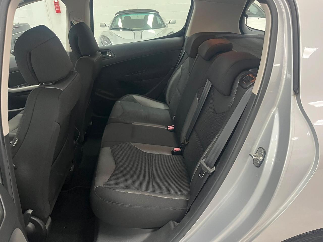 Peugeot 308 5p 1.6 16v