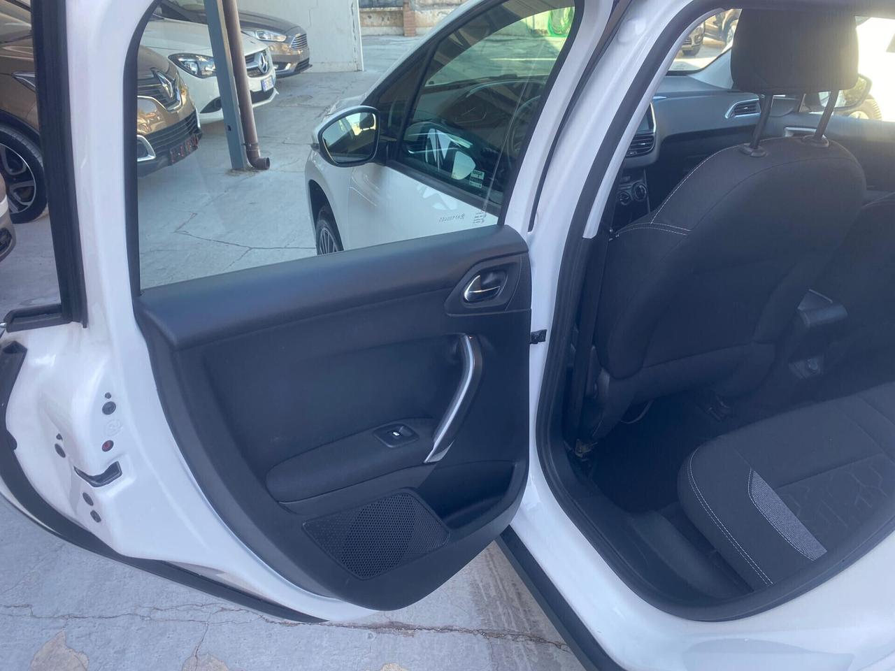 Peugeot 2008 BlueHDi 100 GT Line