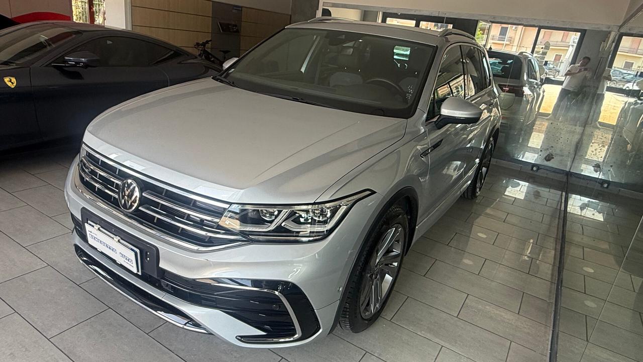 Volkswagen Tiguan 2.0 TDI 150 CV SCR DSG 4MOTION R-Line
