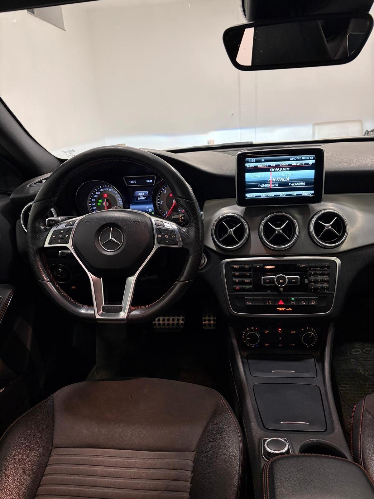 Mercedes-benz GLA 200 CDI Automatic 4Matic Premium AMG