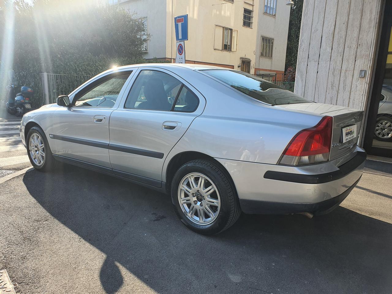 Volvo S60 2.4i 20V cat Bi-Fuel GPL