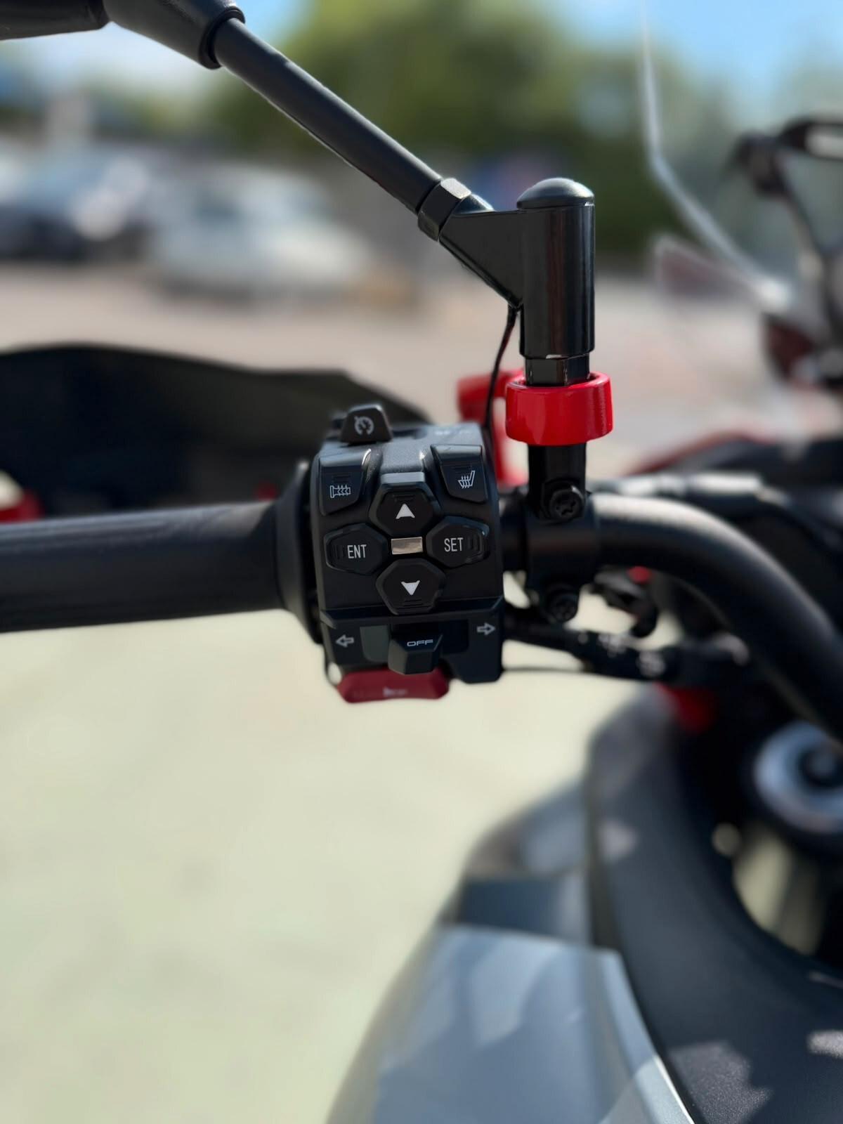 QJ MOTOR SRT 900 SX – 3.300 KM – TRIS VALIGIE