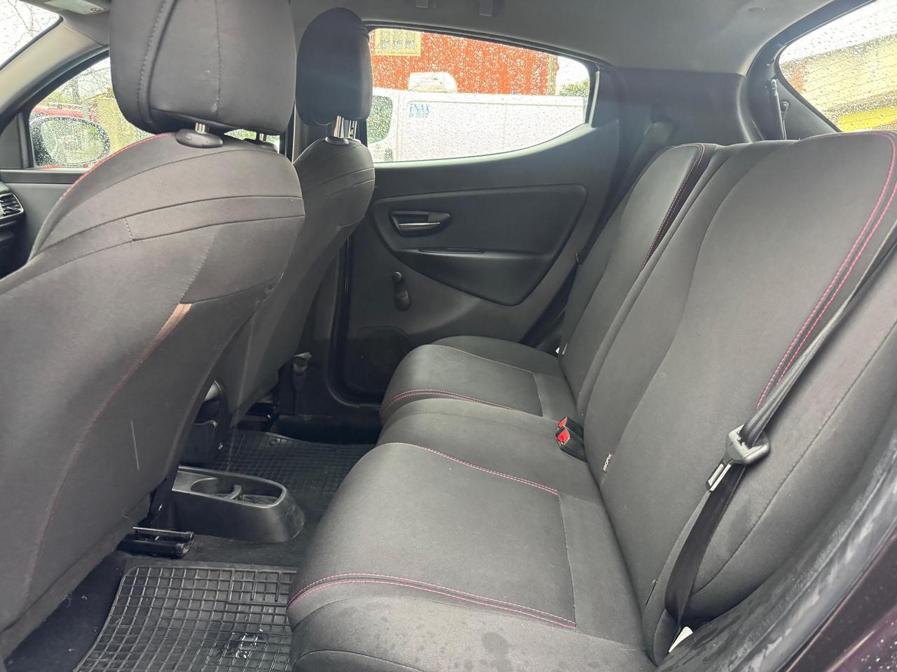 Lancia Ypsilon 0.9 TwinAir 85 CV 5 porte S&S Gold