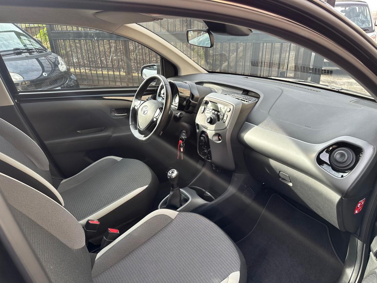 Toyota Aygo Connect x-play 11/20 km. 26137