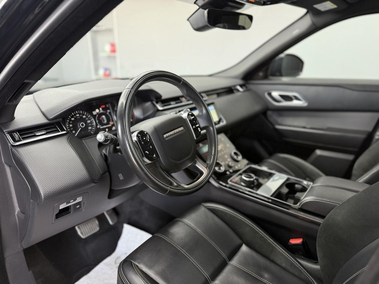 Land Rover Range Velar 2.0D I4 180 CV R-Dynamic HSE