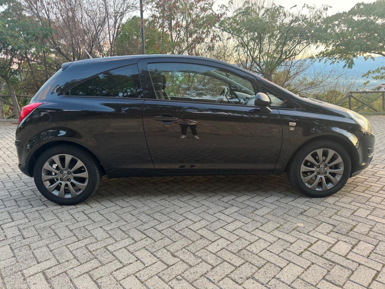 Opel Corsa 1.3 Multijet 75Cv 3Porte 2011