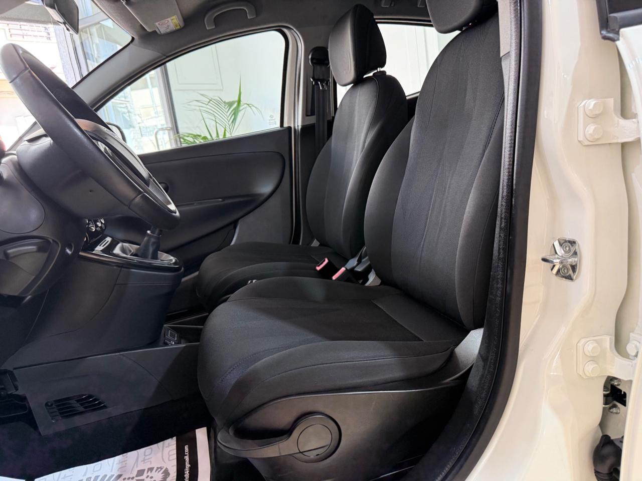 Lancia Ypsilon 1.2 69 CV 5 porte Gold