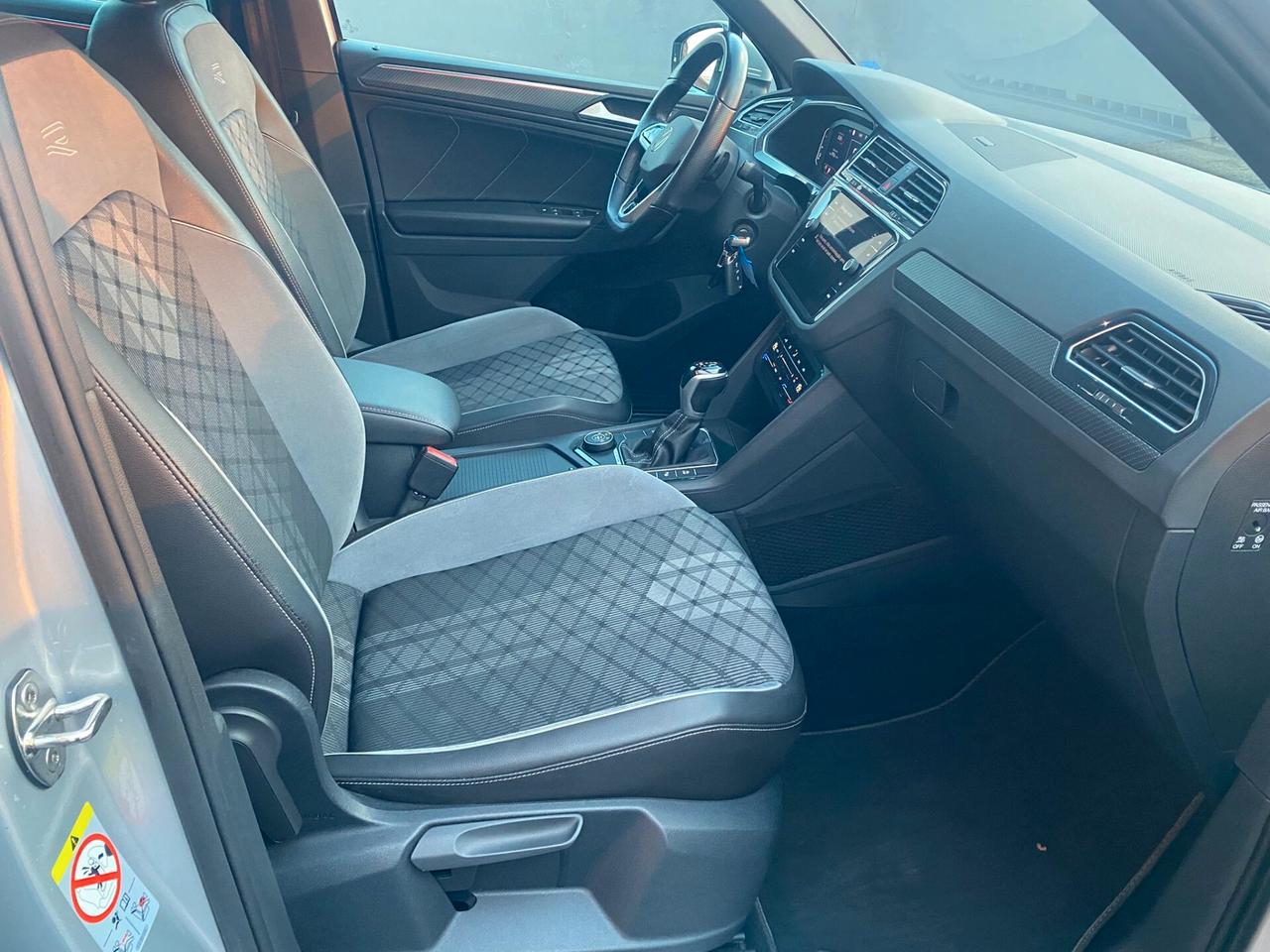 Volkswagen Tiguan 2.0 TDI 200 CV SCR DSG 4MOTION R-Line