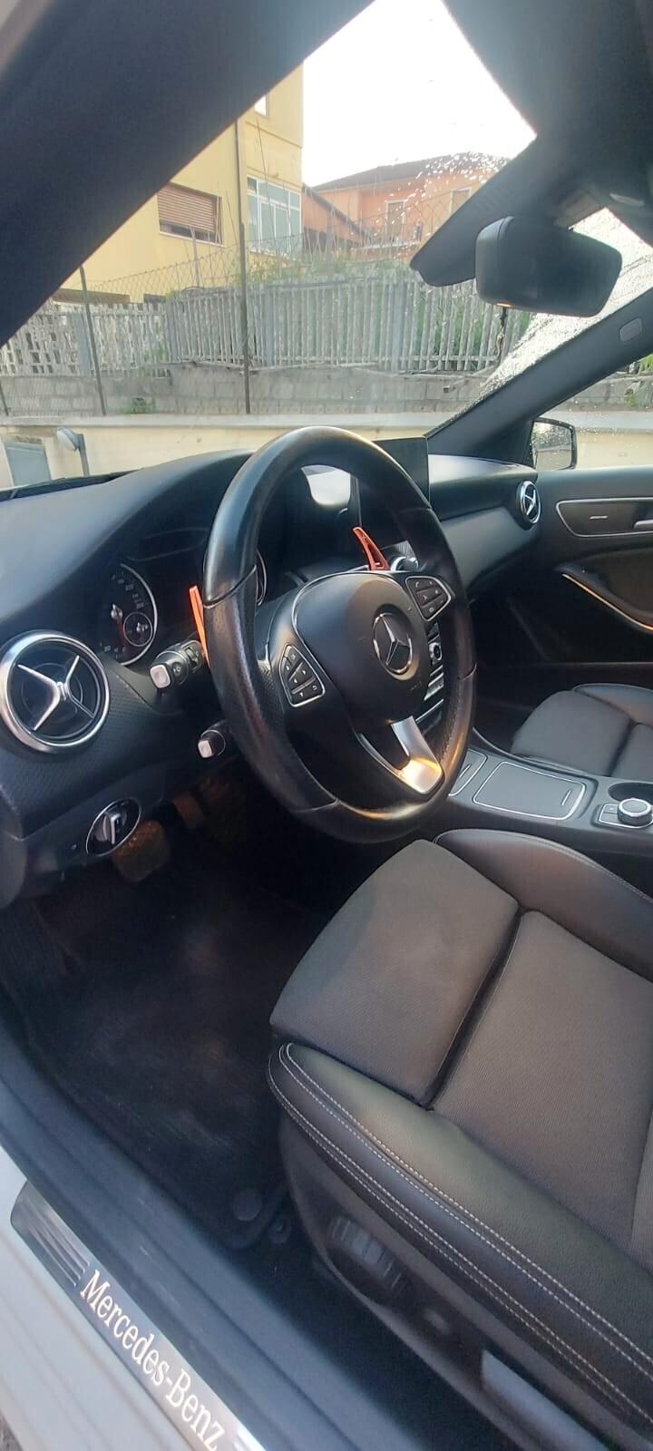 Mercedes-benz A 200 d Automatic Premium AMG