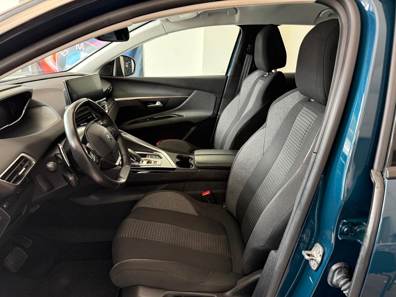 Peugeot 3008 BlueHDi 130 S&S EAT8 Active Business