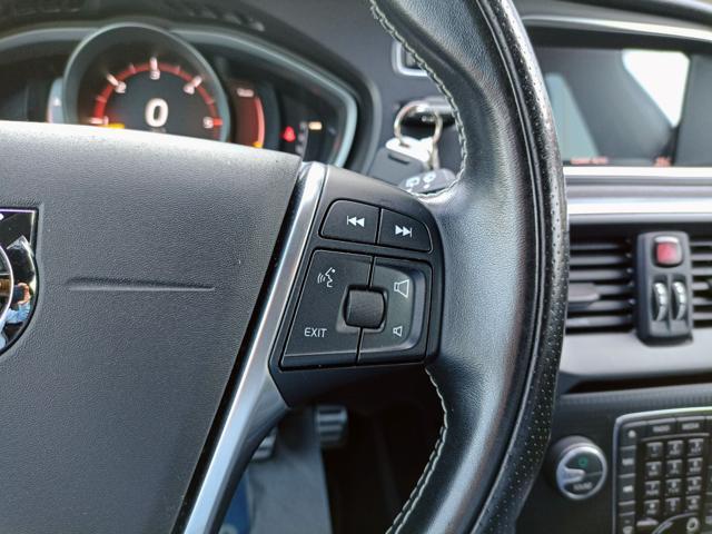 VOLVO V40 D2 Geartronic R-design