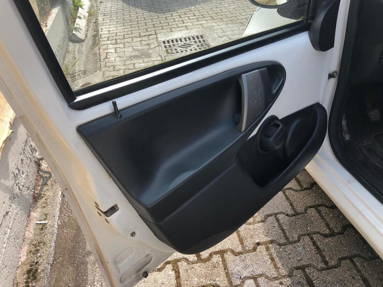 Peugeot 107 1.0 68CV 5p. SUPERGA UNICO PROPRIETARIO GARANZIA EUROPEA CONFORMGEST X 12 MESI RINNOVABILE FINO A 36 MESI!!!