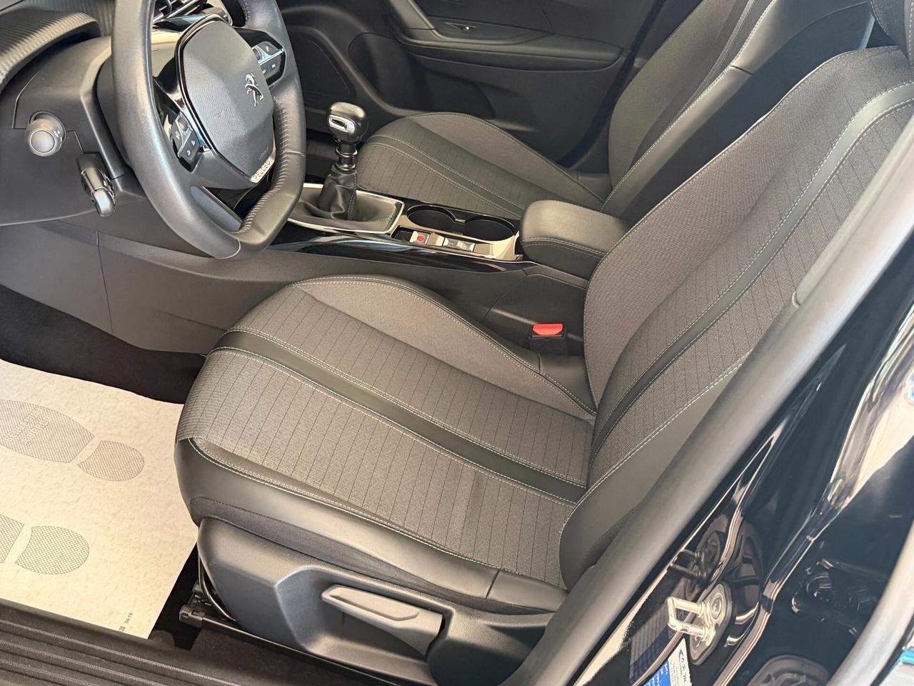Peugeot 2008 1.5 BLUEHDI 110 cv. ALLURE