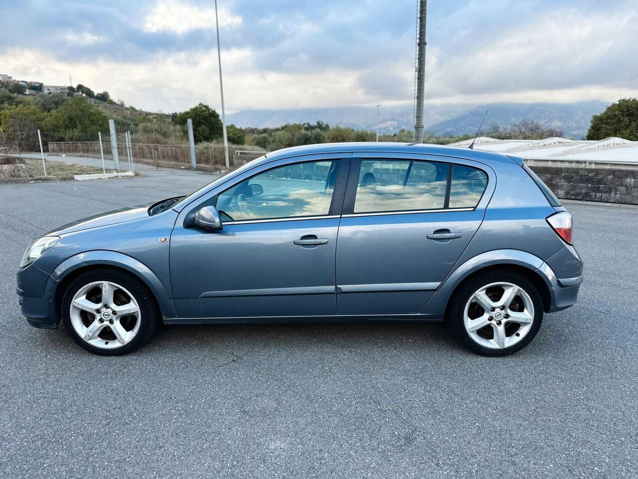 Opel Astra 1.7 CDTI 101CV 5 porte