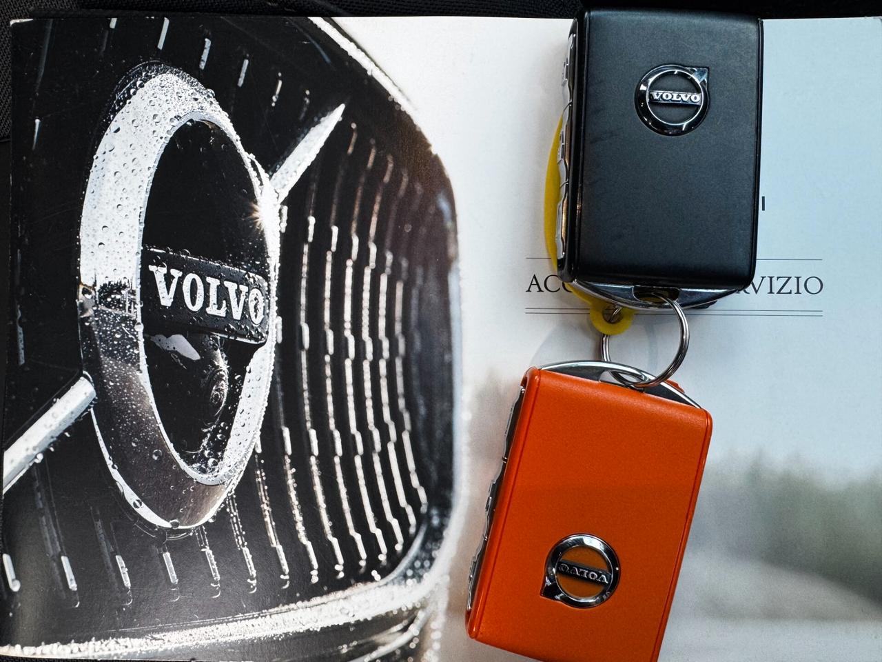 Volvo XC40 T2 automatico MOMENTUM PRO