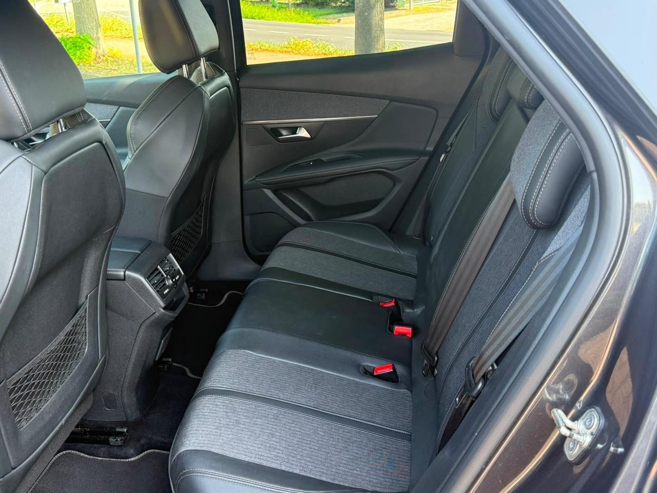 Peugeot 3008 GTLINE 2019 diesel1.5