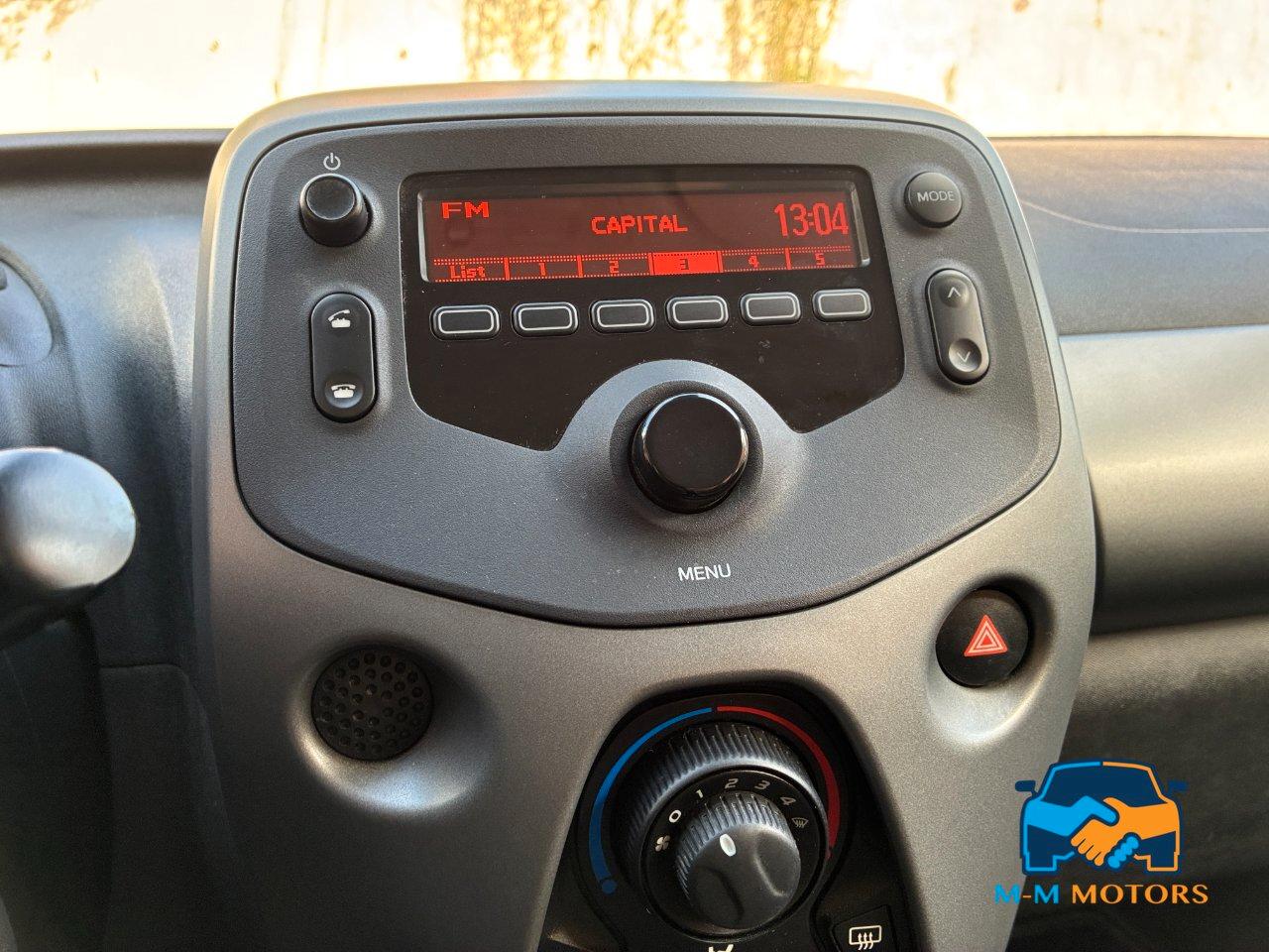 Toyota Aygo 5p 1.0 x-cool m-mt 72 cv