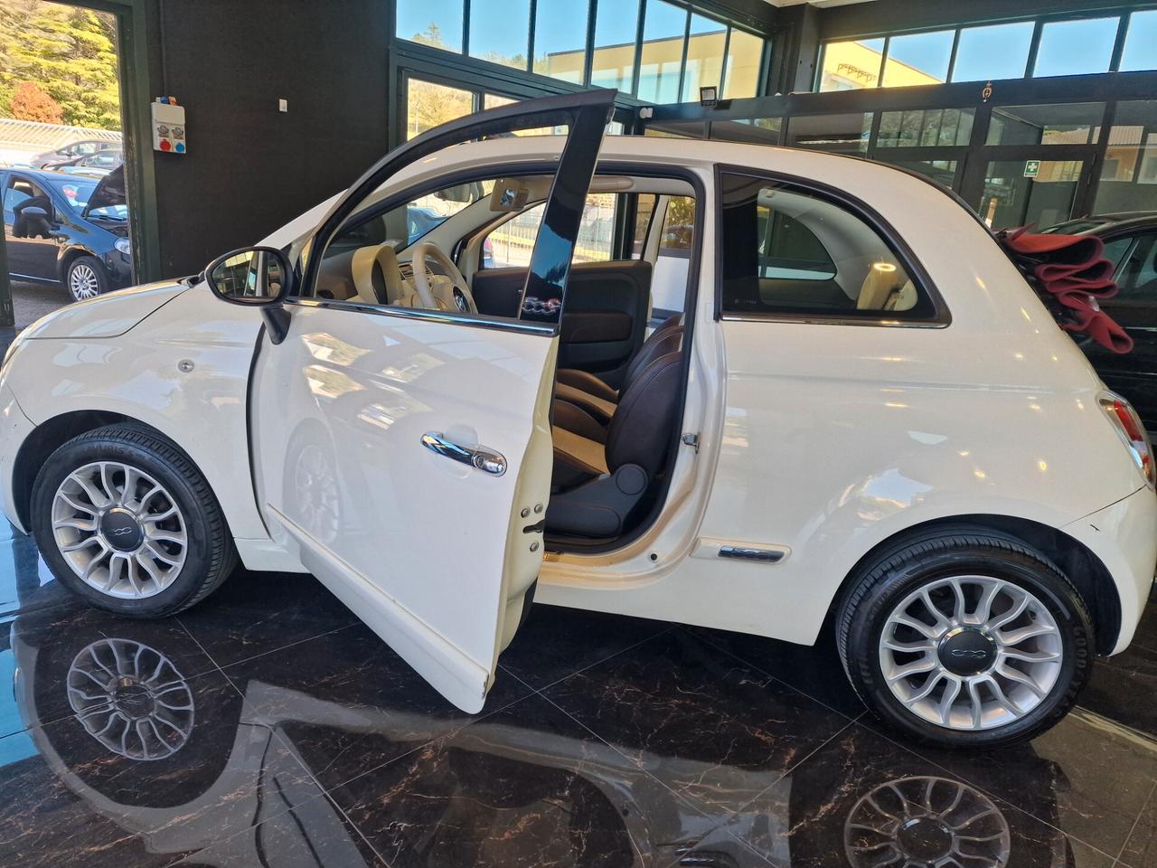 Fiat 500 1.2 by Gucci Cabrio, 136 mila chilometri.