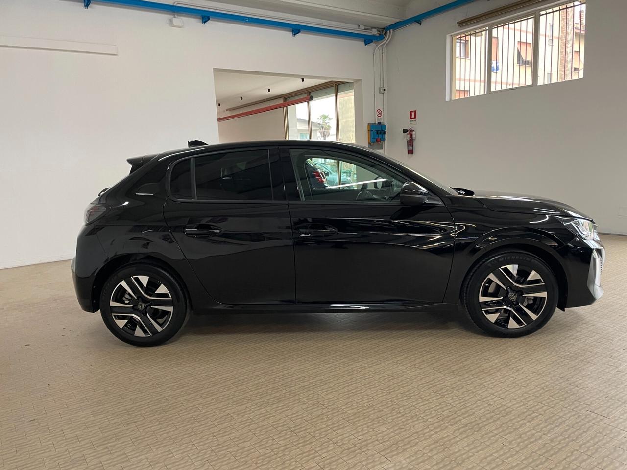 Peugeot 208 100cv 5 p. Allure 2025 Km13000 neopatentati
