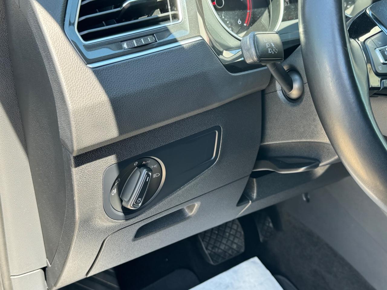 Volkswagen Tiguan 2.0 TDI SCR DSG Business BlueMotion Technology