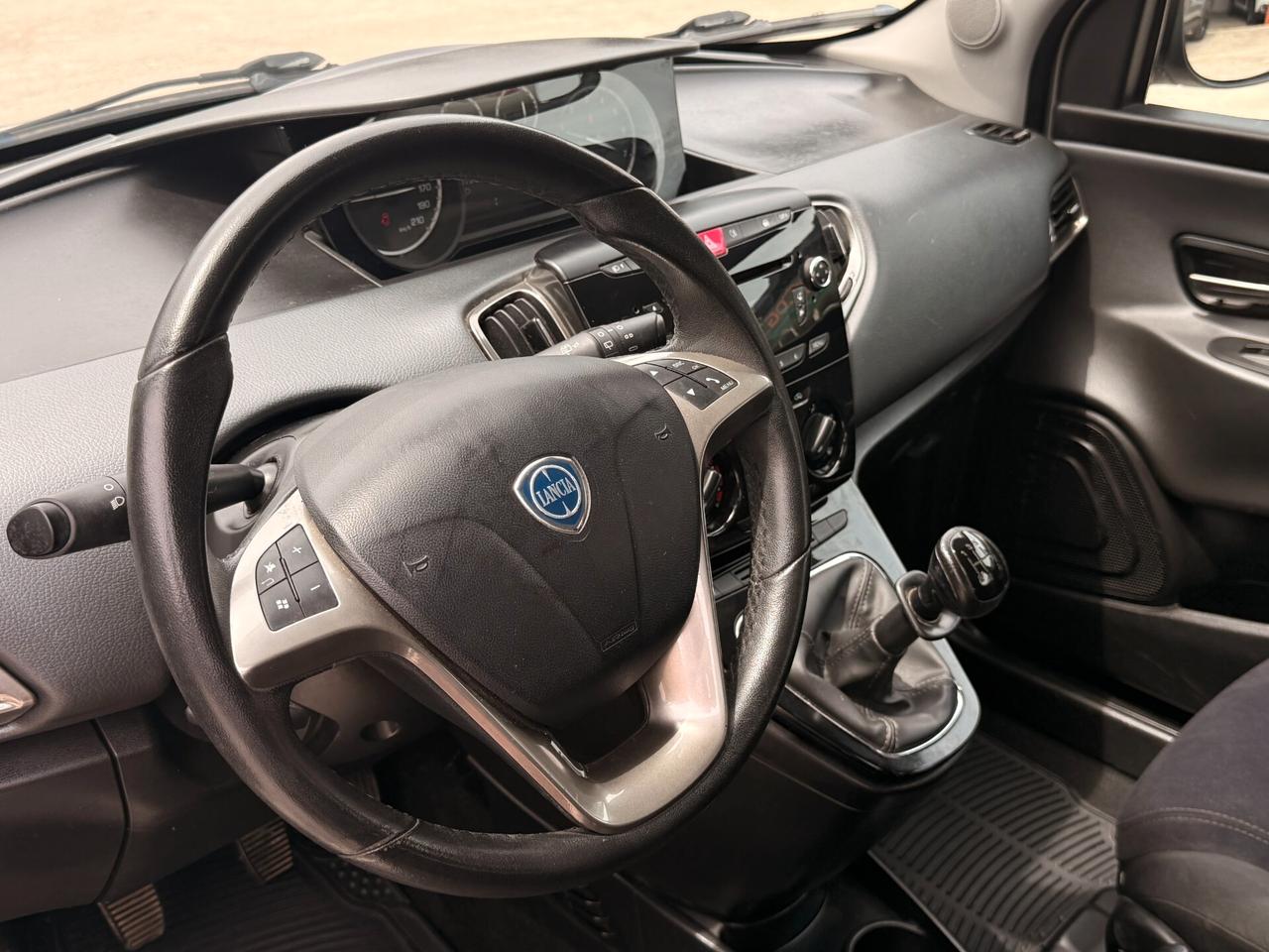 Lancia Ypsilon 1.2 69 CV 5 porte S&S Gold