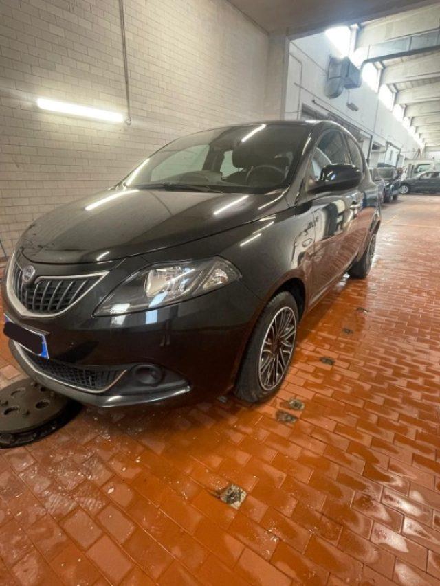 LANCIA Ypsilon 1.0 FireFly 5 porte S&S Hybrid Silver Plus