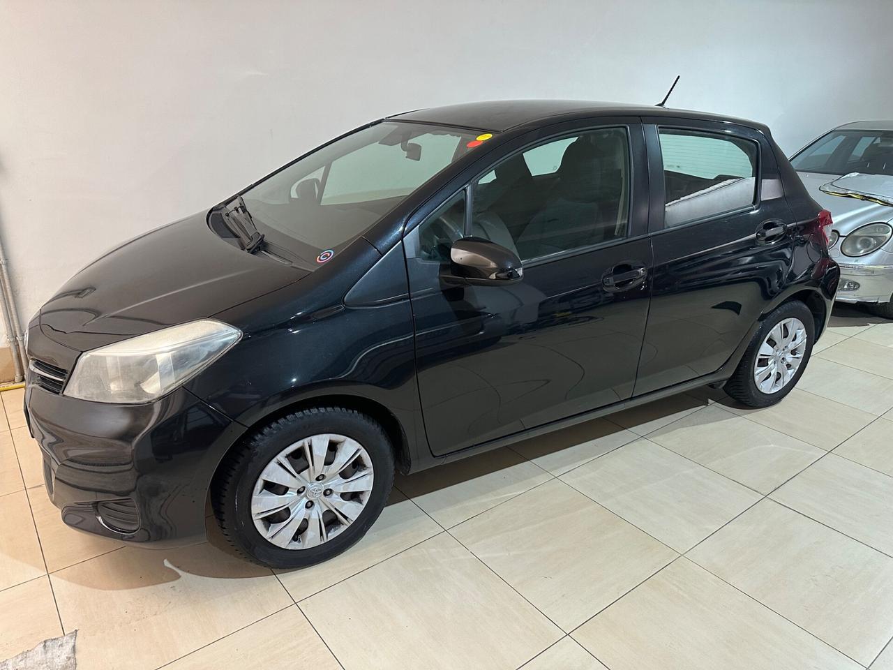 Toyota Yaris 1.0 5 porte Lounge